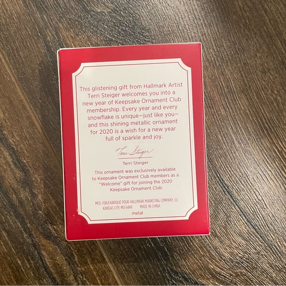 Hallmark Keepsake Ornament - 2020 Member Exclusive Snowflake - Picture 4 of 4